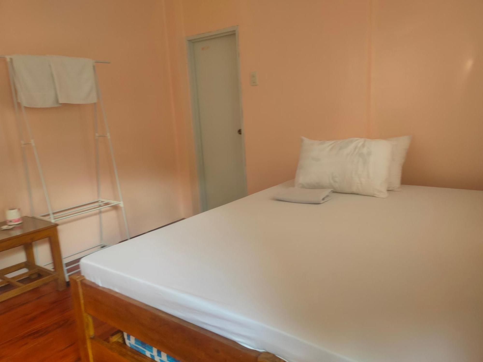 Fely'S Homestay Batuan Exterior foto