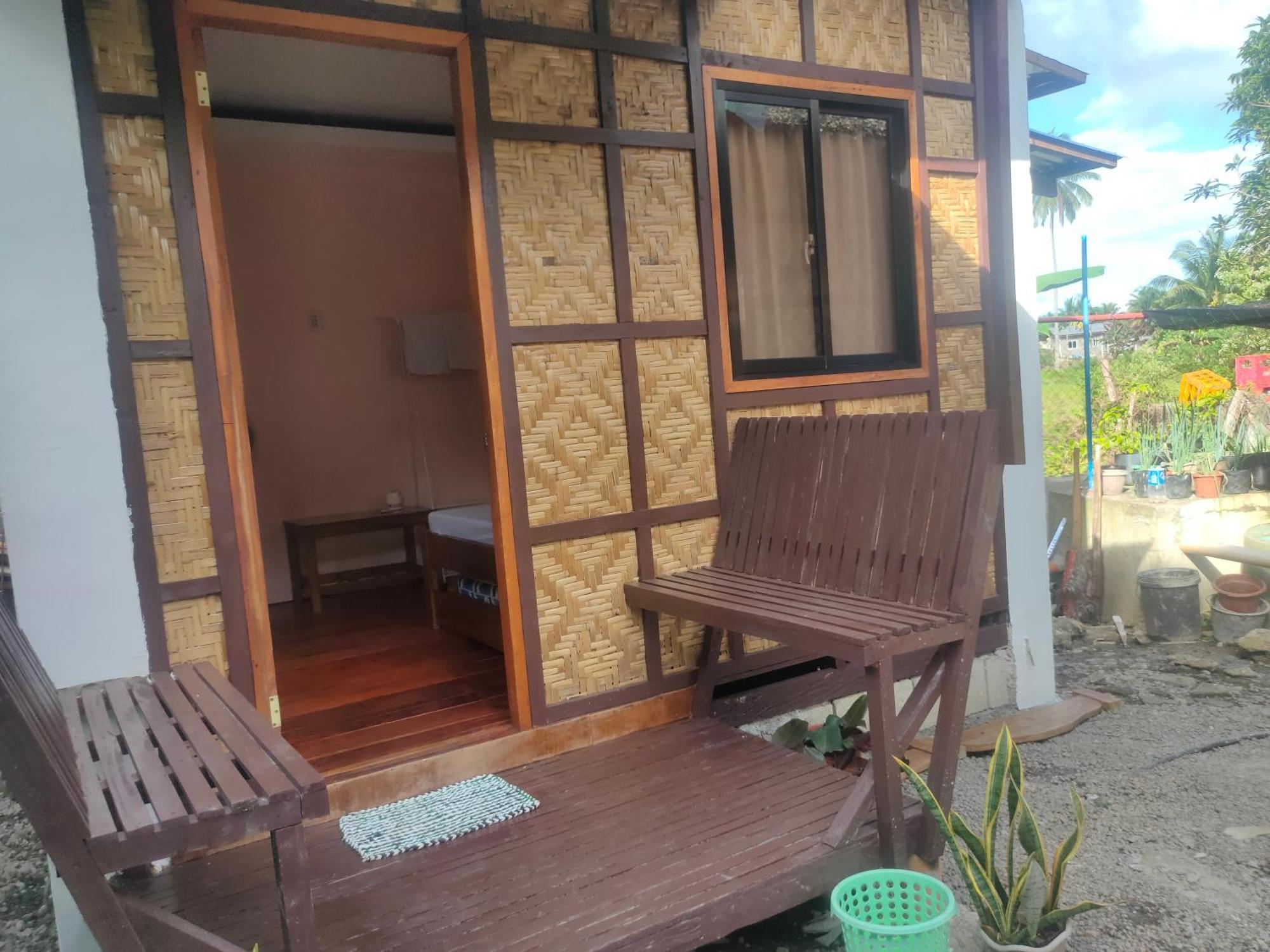 Fely'S Homestay Batuan Exterior foto