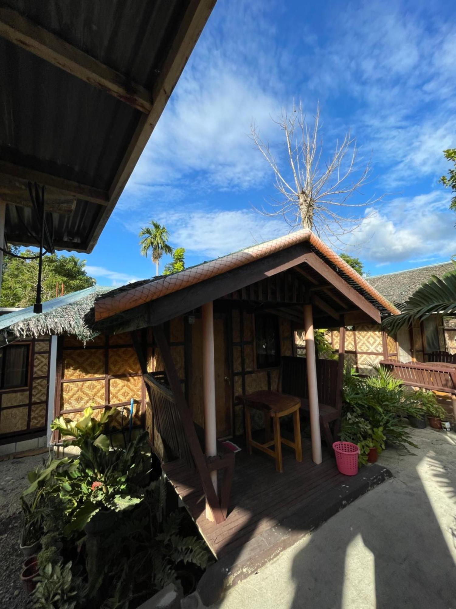 Fely'S Homestay Batuan Exterior foto