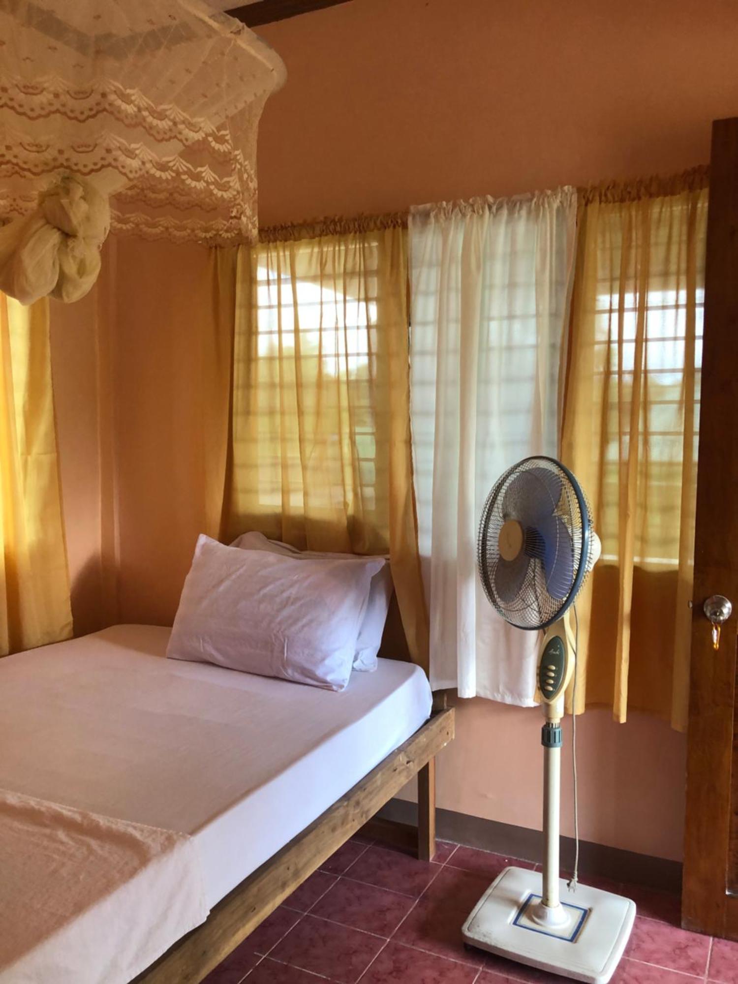 Fely'S Homestay Batuan Exterior foto